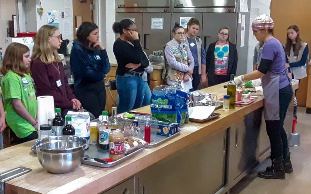 GIRL SCOUTS LEARN TO COOK VEGAN RECIPES